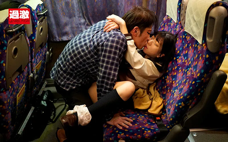 【百咲みいろ】【JK】夜行バスで声も出せずイカされた隙に生ハメされた女はスローピストンの痺れる快感に理性を失い中出しも拒めない 女子○生限定12 抱きつき騎乗位SP イカされて豹変しだす華奢女子○生