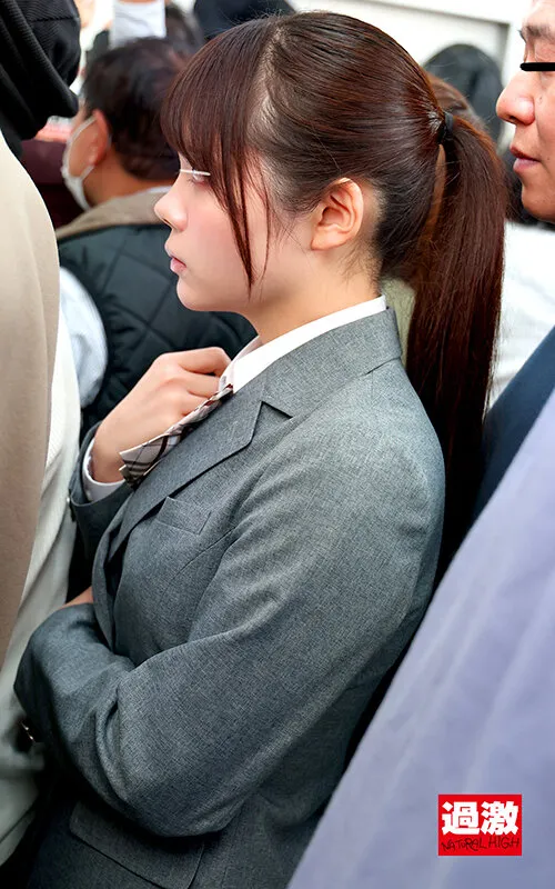 【美澄玲衣】【JK】生中痴漢集団6 女子○生SP 10回連続で中に出され続けたJ○