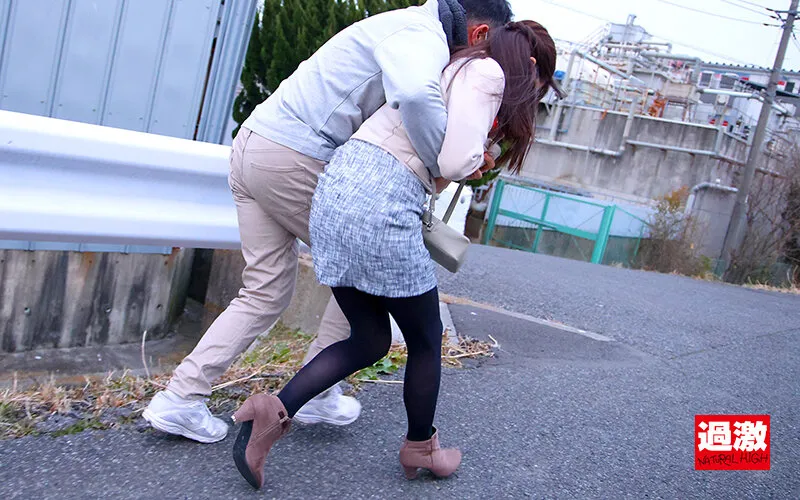 拘束スローピストンレイプ4 ゆっくり生チ○ポを挿し込み中出しまでの反応を楽しむ鬼畜オヤジに犯された女 色白女子大生