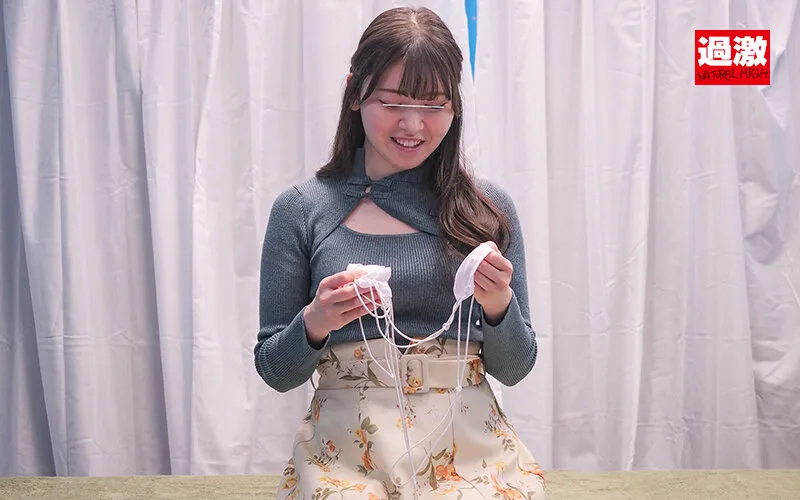 【竹内美涼】【Dカップみすずちゃん】潮吹きマジックミラー号 ド素人女子大生が過激ビキニで初めての潮吹き連続イキ！オイルマッサージで勝手に指を入れられ感じた押しに弱いオマ◎コはハメ潮も吹いちゃう？