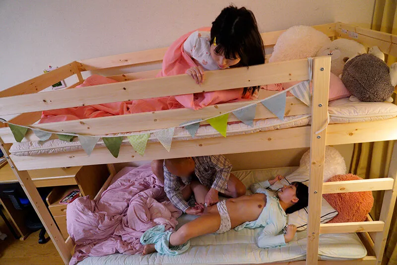 【橘ひなの 由良かな】絶対に手を出してはいけないひよこ女子に媚薬まみれの極悪チ○コで鬼イラマチオ。そして… 食べごろに育った姪っ子姉妹特別編！【叔父×ロリ姪姉妹 キメセク近親相姦】