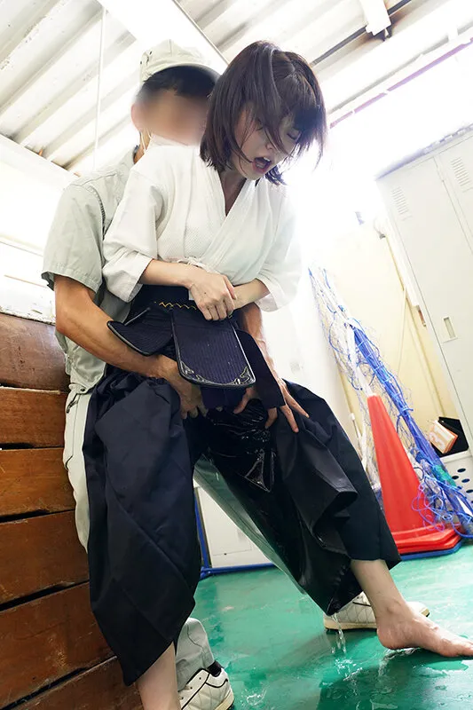 【倉本すみれ 百瀬りこ 横宮七海】まさかこんなけなげなひよこ女子が…媚薬を盛られ理性完全崩壊！！ところかまわず異物オナニー！イキ漏らしアクメ！！