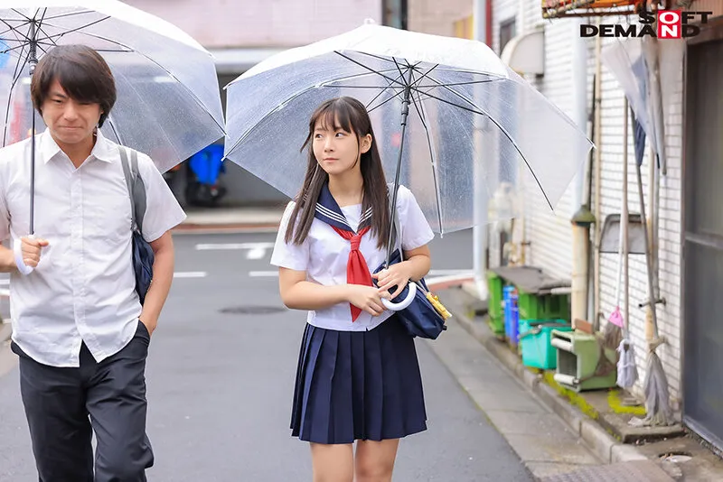 【JKエロマッサージ乱交中出し】ロリコン整体師が部活帰りの少女の疲れた体を全身指圧マッサージ 性器に触れられた少女の敏感ボディはたまらず小刻みに震え失禁アクメ 三葉せり