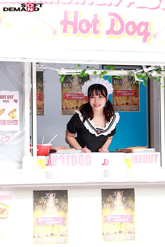 【泉田栞 富岡ありさ 新山ちなつ もっともあ】イルミネーションを見に来ていた冬休み中の女子大生さん 「半裸で移動販売してみませんか？」お客さんにバレないよう10分おきに過激になる下半身イジられミッションに耐えられるか！？