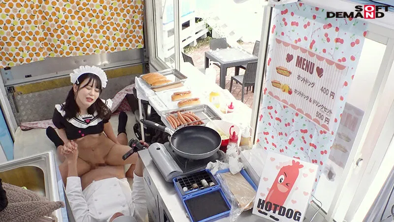 【もっともあ】【もあ編】イルミネーションを見に来ていた冬休み中の女子大生さん 「半裸で移動販売してみませんか？」お客さんにバレないよう10分おきに過激になる下半身イジられミッションに耐えられるか！？