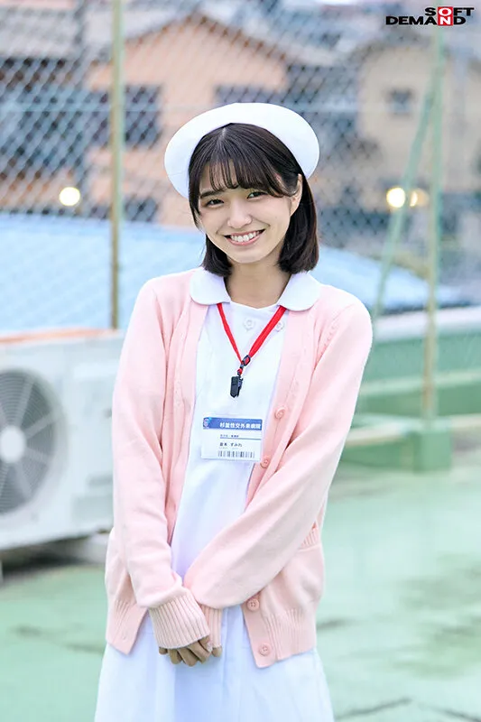 性欲処理専門セックス外来医院21 アイドル看護と言われた人気ナースに密着 院内きっての愛嬌あふれる、すみれさん 止めどない激ピス急患対応に追われる切迫した医療現場で3性交2中出し・手淫・口淫・顔射の濃厚全7射精！ 倉本すみれ