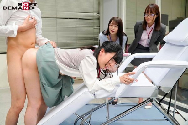 【中山琴葉 他】SOD女子社員 150，000回転（従来比30倍）超高速電マでイクッ！最高に気持ち良い電マを求めて自ら実験台となり絶頂しながらも新型電マ開発に挑んだ結果、パンツスーツの裾まで濡れるほど漏らして漏らして4人合計78イキ！