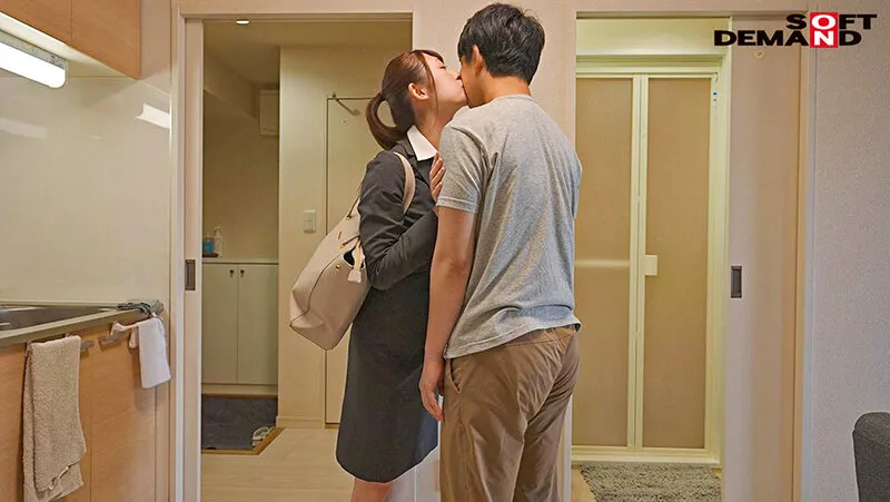 SOD女子社員中山琴葉 ユーザー様からのリクエストにお応えして痴女プレイに挑戦！自宅に突撃訪問されて困惑しながらも反応のいいM男を見て楽しくなって1泊2日責めまくる！