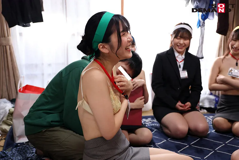 【河野美咲 溝口理花 高山美希 松尾奈々美 木村美月】2023年の年始め企画 お正月からユーザー様のお宅にハーレム訪問 えちえち宴会ゲームでドンチャン騒ぎのSOD女子社員ご自宅派遣型新年会