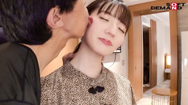 色白Fカップ声優学生。顔面から脇の下、足の指まで余すことなく舐めつくした合計2日間 小花のん