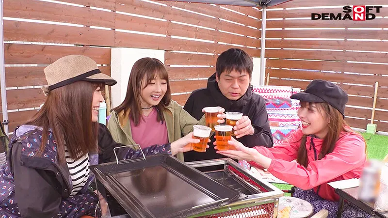 妻がいけなくなった町内会キャンプで男は僕一人きり。欲求不満な人妻から僕のデカチンを狙われ何度もヤラされるハメに…！ 大槻ひびき 広瀬結香 早田菜々子