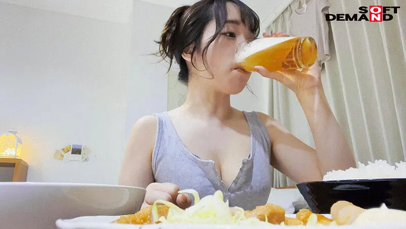 スーツを脱いだらメス丸出し。アクメまでがチョロい早漏デカ尻ヤリマン姉さん。 東京都新宿区■■百貨店・宝石販売員 出し尽くすまで潮を吹く遠山まきさん（仮名・28歳）仕事終わりに1週間密着AVデビュー