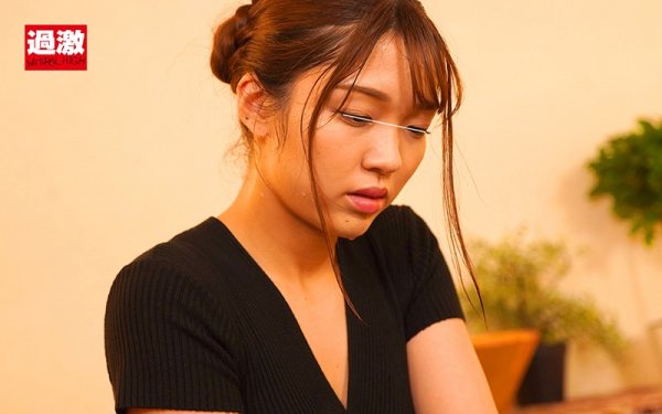 【木下ひまり】エロあざといメンズエステ嬢に拒否られたので媚薬漬けにしてハメまくった パンチラ尻を見せつけるが触ると怒る性悪女