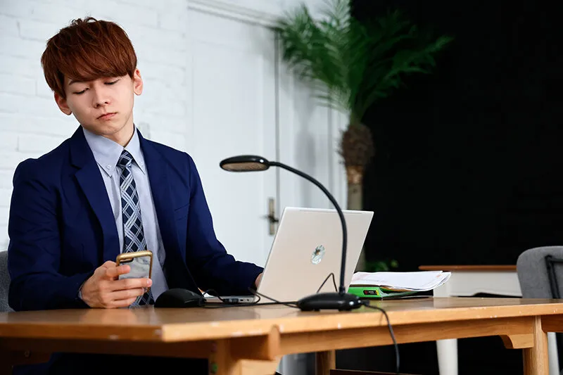 【向理来×桐山結羽】ポーカーフェイスの裏側【同僚×OL 看病セックス】