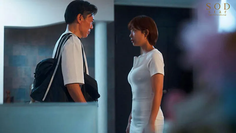 「僕は、妻がレ×プされている所が見たい。」旦那が仕込んだ絶倫マッサージ師に強制的にイカされ犯される姿を盗撮された美人妻。 紗倉まな