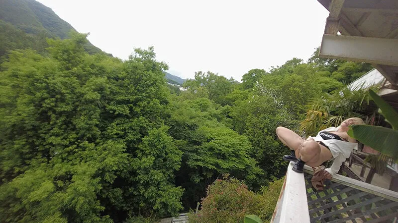 【乙アリス】潮吹き露出 指ズボ羞恥でセルフ潮をまき散らす金髪娘とビチャビチャ絶頂デート