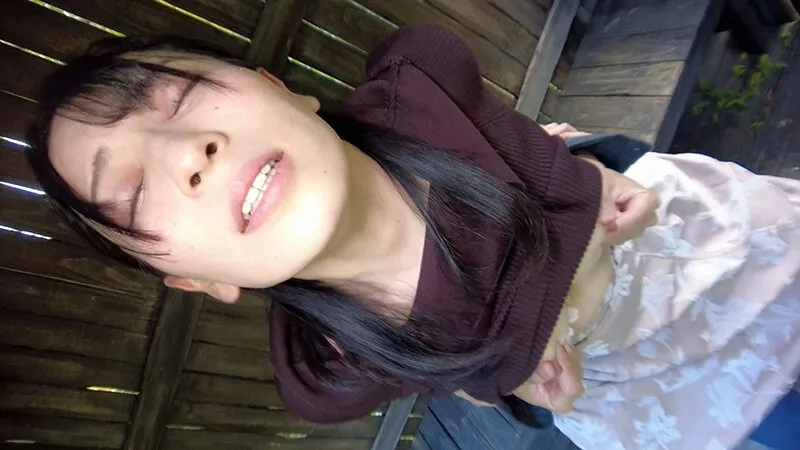 【紗々原ゆり】素股露出 スカートの中で性器同士を擦って焦らして挿入したら即絶頂