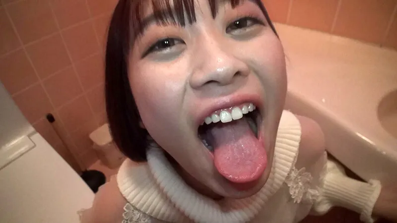 【奈築りお】放尿露出 露出した場所に記録を残すお漏らしマーキングデート りお（24）