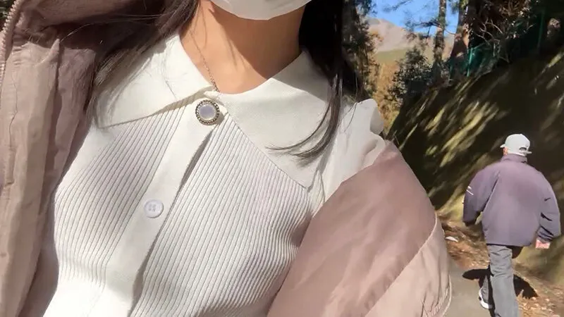 【夏花】ノーブラ乳首ぽっち散歩 人混みの中で視線を感じて乳首びんびん