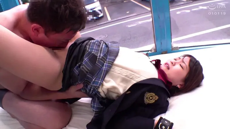 【唯月つくし】【JK】マジックミラー号撮って出し！街行く女子○生がおま○こ丸出し拘束されたまま何度もイカされ絶頂潮吹き！人生初の快感に火照りが止まらない素人娘はデカチンを見せつけられると連続中出しも拒めない！～あこ編～