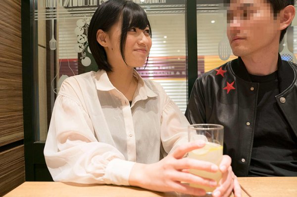 【目つきがエロい 乳がデカい】ビッチ！！！【離婚予定のスケベ妻 ムッチリボディ】りささん