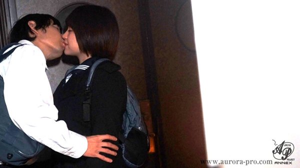 人格崩壊と強制種付け 彼氏の前で輪わされて... 天晴乃愛