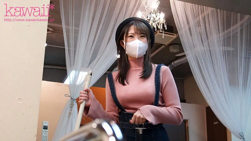 【浜辺美波似現役JD盗撮無断AV化】君の臀部をたべたい テレビ、CM、映画に引っ張りだこなあの子にそっくりなのに隙だらけでむっつりで顔より大きなお尻の美容師アルバイトみなみちゃん20歳