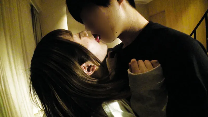 【るるちゃ。】彼女は、常にちんちん舐めてないと落ちつかない 僕の『ペロフレ（ペロペロフレンズ）』です。 COGM-022