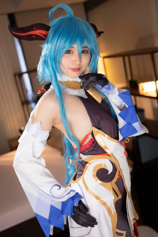 【日向ゆら】みちのく激カワレイヤーゆら22歳。色白スレンダーで敏感体質のえちえち娘のパイパンま●こに生チン挿入ナマ中出し個撮ハメ撮り！