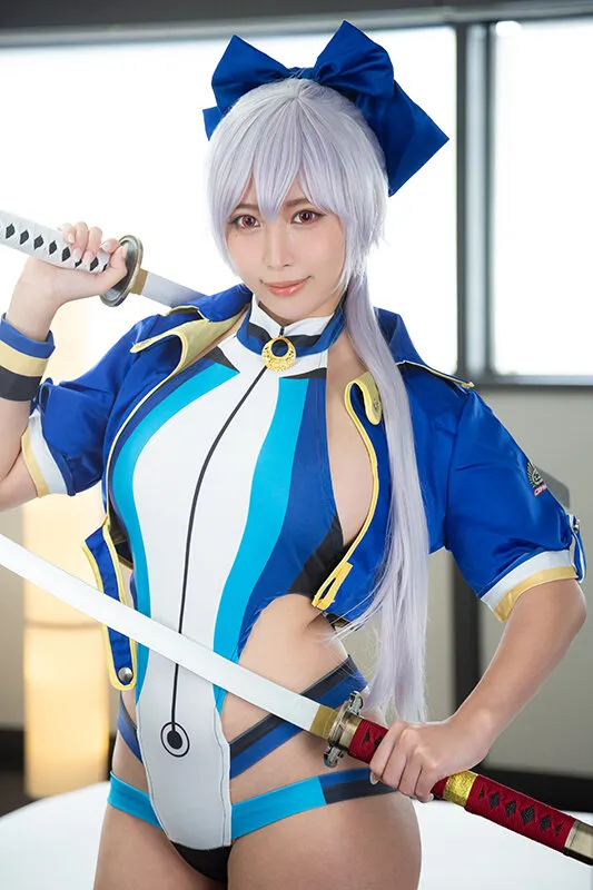 【中丸未来】人気急上昇！予約困難な色白Eカップの個撮レイヤーみくるちゃん。すけべポーズでグチョ濡れオマ○コにおじさんチ○ポずっぽしでナマ中出し撮影会開催！