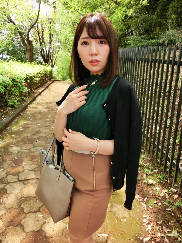 【美丘さとみ】淫乱乳妻の尻恵体 鳴海景子