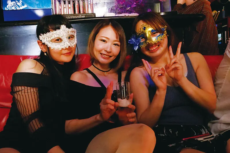 【紗々原ゆり 浜崎真緒 他】大人の社交場スナック・バーdeとんでもハプニング！！～今夜もどこかで酒池肉林～【ハプニングバー乱交】