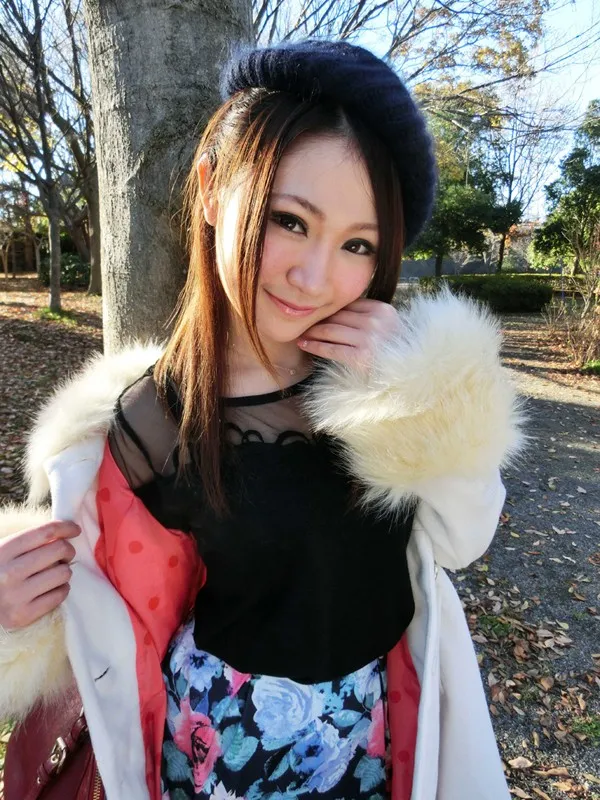 事務所に内緒で受精中出しバイト現役モデル彩芽ちゃん20歳