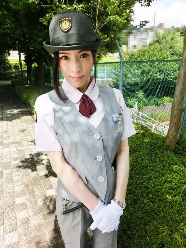 【二宮和香】現役美人駅員がAVデビュー