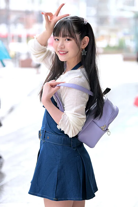 「初体験は学校の先生」乳首でイケる程おじさんに開発された身体 大学デビューしてできた同級生彼氏とのSEXに満足いかなくて浮気ハメ撮り