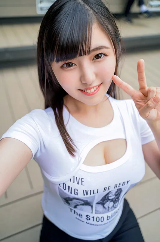 【菊池まや】【現役シンガー中出しハメ撮り流出】爆乳シンガーソングライターMa○ya 元カレとのハメ撮り流出。超重量級おっぱいをいろんな角度から嘗め回すようにじっくり観察！手マンの振動で、ピストンの振動で暴れまわる爆乳＆子宮にマーキング