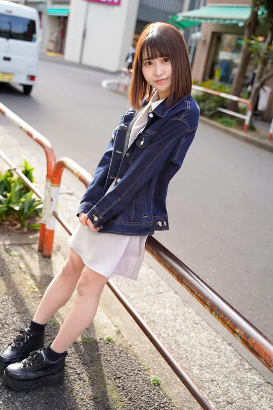 【美井ひなの】素人女子大生【限定】ひなのちゃん20歳 かわいい声を武器に声優として活動している激カワJD 感度良好なカラダを激しく攻められ激萌えボイスで大絶叫