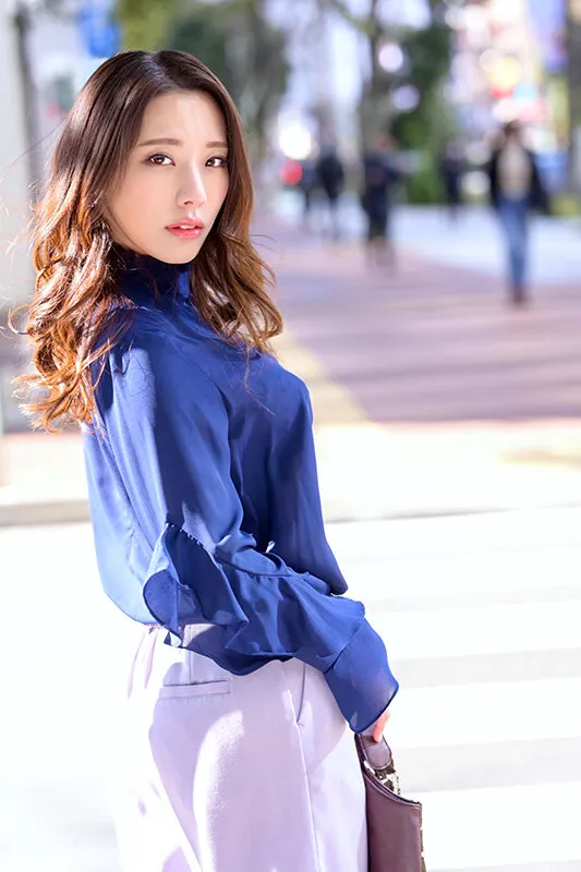 【伊東沙蘭】【TVで話題沸騰の美人家政婦さん】流出映像。旦那に内緒で若いモデルとプライベートセックス撮影し生中出し