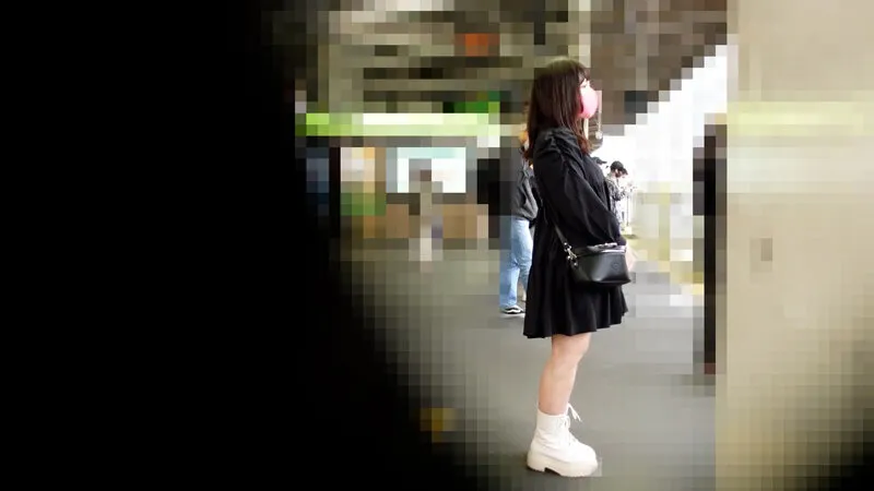 【新川ゆず】【盗撮・痴漢・レイプ動画流出】痴漢電車＃021 触られてビクッ！とっても敏感なウブなハーフ女子