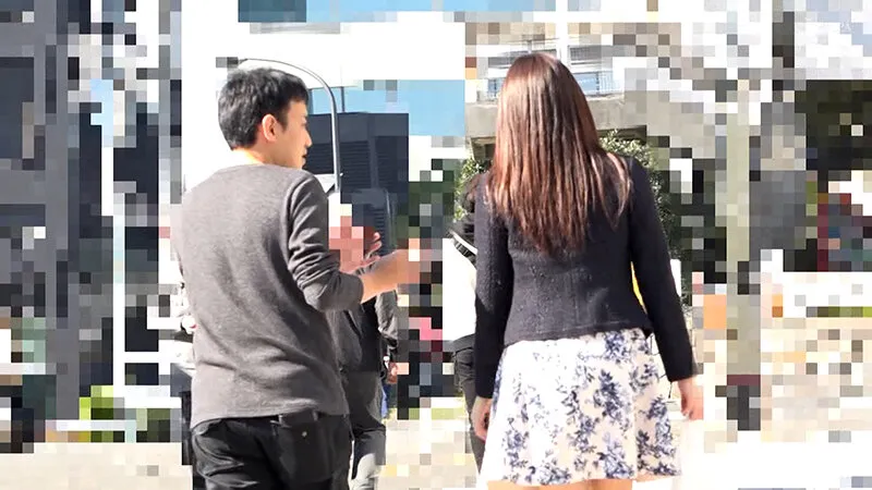 【100円】不倫についての意識調査！旦那がちょっと怪しいとボヤク若妻さんに疑似不倫体験！？を提案。戸惑う若妻さんは次第に服も自分の殻も脱ぎ捨てて快感に酔いしれる。