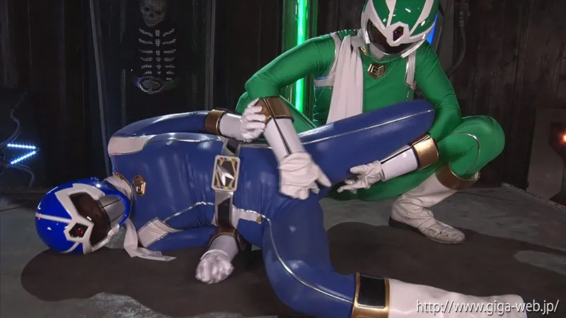 解雇ヒーロー ヒロイン復讐 バドブルー 春原未来