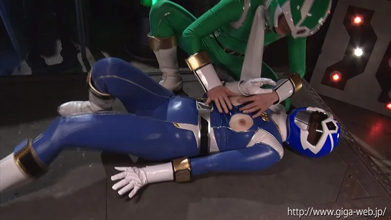 解雇ヒーロー ヒロイン復讐 バドブルー 春原未来