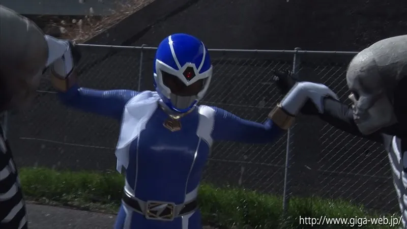 解雇ヒーロー ヒロイン復讐 バドブルー 春原未来