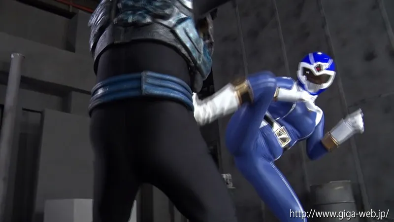 解雇ヒーロー ヒロイン復讐 バドブルー 春原未来