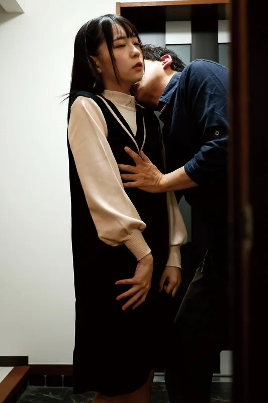 放課後はここに来てオジサンに弄ばれています…。 円井萌華