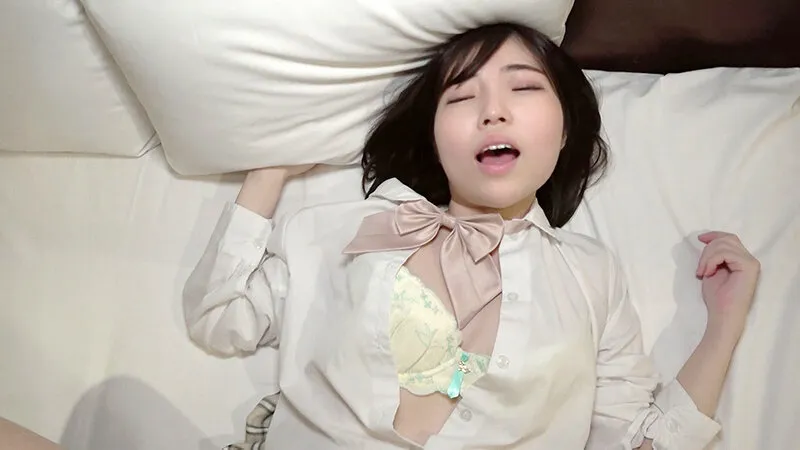 【二之宮りえな】【JK】パコ撮りNo.94 「ゴムしないと…ゴムしないの？」と綺麗な脚を撫で回し2人で楽しもうとキスをして生チンを挿入されたJ●に連発中出し！