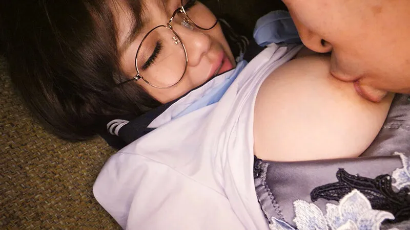 【清音咲良 赤瀬尚子 香澄せな 平野りおん 河北りょう】こう見えて実は人妻なんです… セーラー服のワケあり妻5名