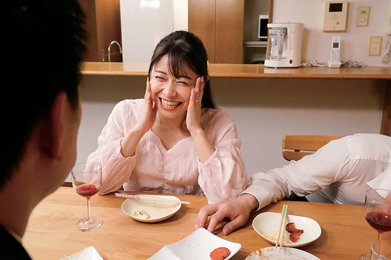 【人妻NTR】夫の目の前でドSの幼馴染に寝取られるエロ乳首妻 野咲美桜