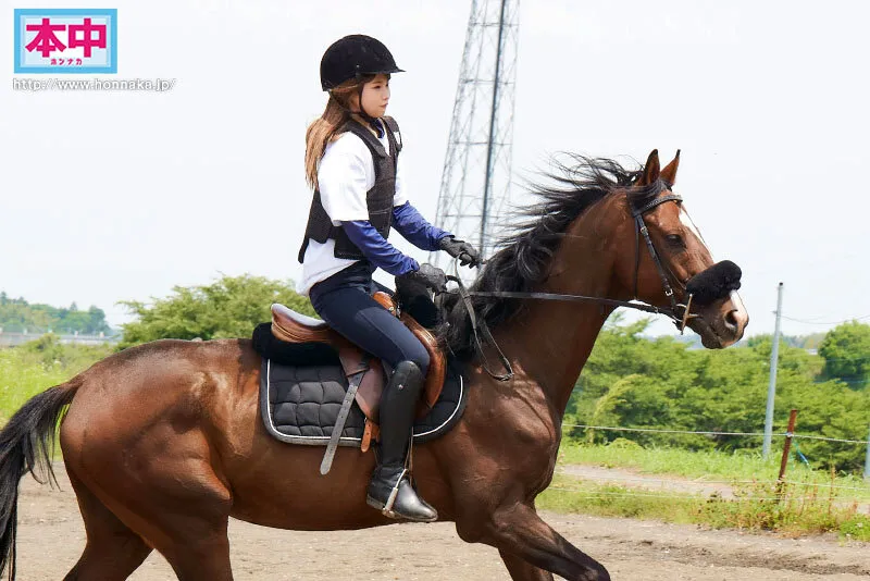 ウマのり娘がイクッ！製作費0円で私物販売、店舗突撃、イベント開催etc… 自力で稼いだお金で、競馬で勝って、AVを作ろう！！キミが中出ししても腰振るのやめない！ハメまくり射精しまくりスペシャル 松本いちか