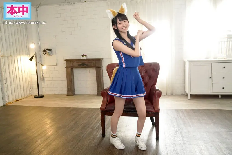 【札幌ドーム ファイターズガール きつねダンス】旧 札●ドームでビールの売り子してたきつね好きダンス女子がはじめてのナマ中出し ゆめ莉りか